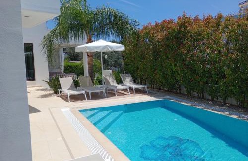 Psinthos House | Villa Anastasia: Oceanfront Oasis with Top Review Score
