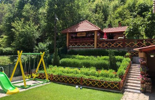 Mavrovo Villa | Villa Anastasoski: Pet and Child Friendly with 9.4 Rating