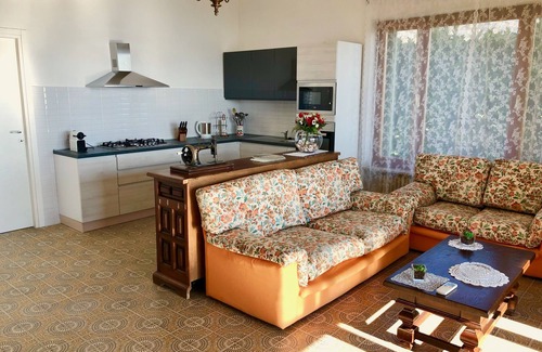 Predore Hotel | Villa Anastasye: Guest Rated 9.4 with Family-Friendly Amenities