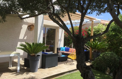 La Palme Villa | Experience Villa and Garden by the Serene Oceanfront