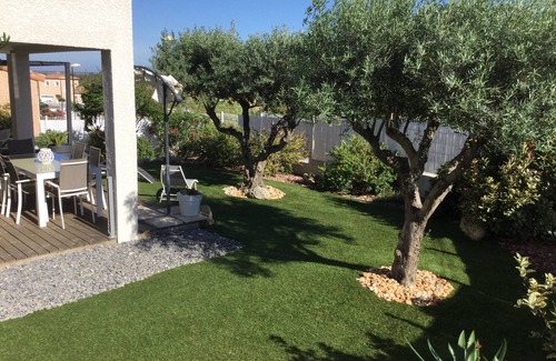 La Palme Villa | Experience Villa and Garden by the Serene Oceanfront