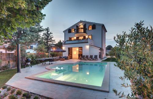 Fazana Villa | Villa Andrija: Family Retreat with Heated Pool & Ocean View