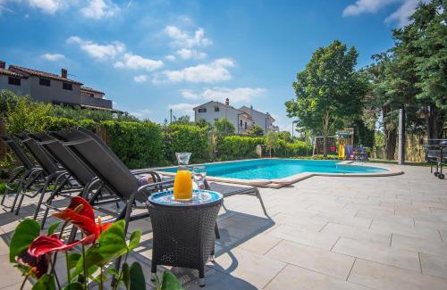 Fazana Villa | Villa Andrija: Family Retreat with Heated Pool & Ocean View