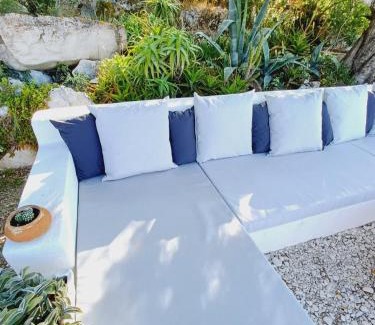 Katsarata Villa | Discover Villa Androniki: Poolside Retreat with 9.8 Rating