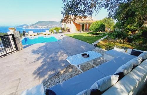Katsarata Villa | Discover Villa Androniki: Poolside Retreat with 9.8 Rating