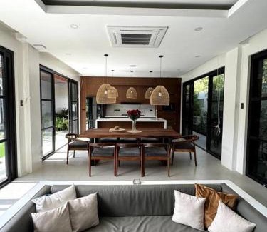 Puerto Princesa City Centre Villa | Oceanfront Villa Anela: Guest Rated 10/10 with Pool