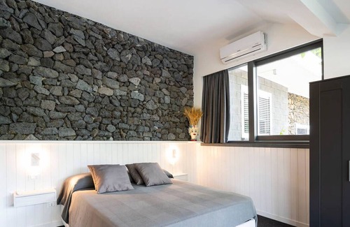 Scillichenti Apartment | Villa Anemone - Iris