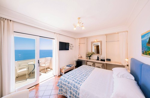 Positano House | Villa Anfitrite: Top-Rated Spa Retreat with Family Amenities