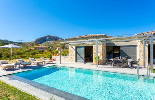Kateleios Villa | Villa Angelos: 4-Star Retreat with Pool & Guest Rated 9.8