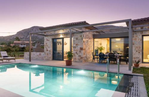 Kateleios Villa | Villa Angelos: 4-Star Retreat with Pool & Guest Rated 9.8