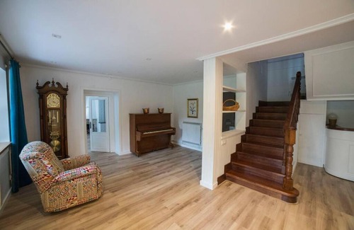 Boo Villa | Experience Family Comfort at Villa Anievas - Rated 8.5/10