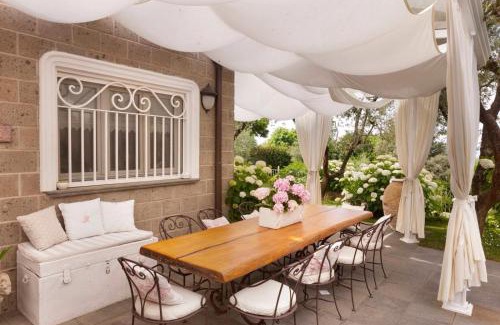 Sant'Agata sui Due Golfi Bed & Breakfast | Villa Annabelle: Guest Rated 10/10 with Restaurant & Breakfast