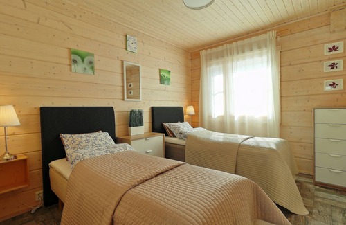 Jaala Cottage | Villa Anna: 2BR Log House with Sauna and Oceanfront Views