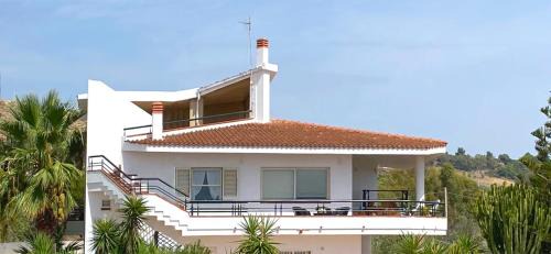 Sciacca Apartment | Villa Anna - Relaxing Oceanfront Retreat Just Steps from Beach