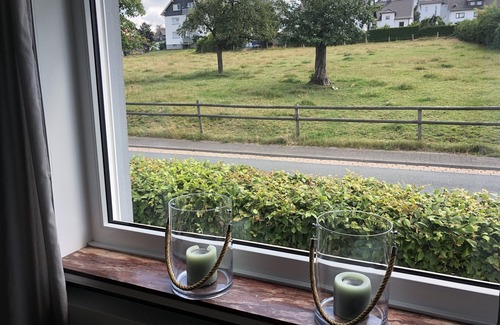 Siedlinghausen Villa | Villa Annabelle: Perfect Getaway with Ocean View & Breakfast