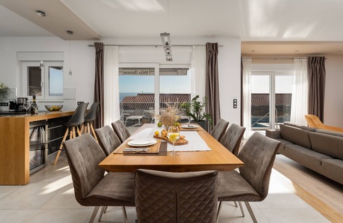 Omis Villa | Villa Antares: En-Suite Bedrooms with Heated Pool & Spa