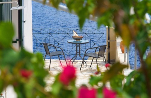 Frourion Villa | Relax at Villa Apoplous: Poolside Bliss & Ocean View