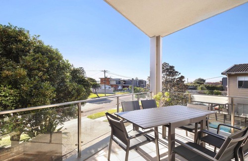 Blue Bay House | VILLA AQUA ONE | views, near beach | Accom Holidays