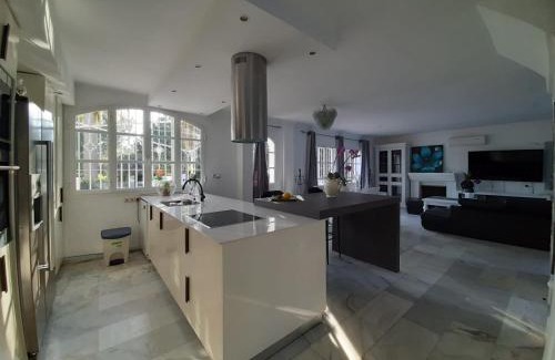 New Golden Mile Villa | Villa Aqua: Private Suites with Pool and Ocean Views