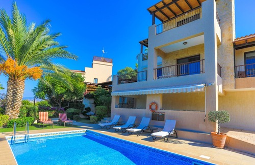 Latsi Villa | Villa Arbanassi: Cozy Retreat with Private Pool and Ocean View