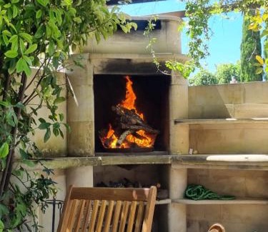 Campagnan Villa | Idyllic Villa with Large Pool - Perfect for Families & Pets