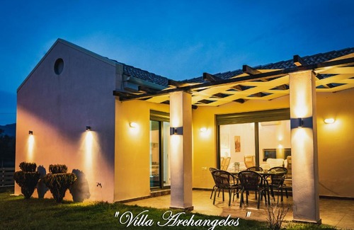 Zalongo Villa | Villa Archangelos: Guest Rated 9.7, Family & Pet Friendly