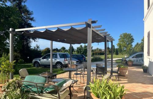 Oriolo dei Fichi Bed & Breakfast | Villa Archi: Guest Rated 9/10 with Family-Friendly Amenities