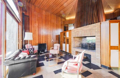 Vif Villa | Stylish Villa Architecte des Années 70: Pet & Child Friendly