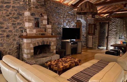 Karyes Villa | Indulge in Villa Ardamis Karyes with Hot Tub & 9.8 Rating