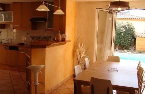Canet House | Villa Ardilla: Perfect Retreat with Pool & Pet-Friendly Options