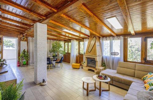 Ragusa Villa | Family-Friendly Villa Ardith with Private Pool Awaits You