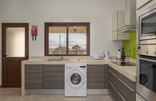 Porto Santo Apartment | Inviting Villa Areal II: Spa, Breakfast & Family-Friendly Stay