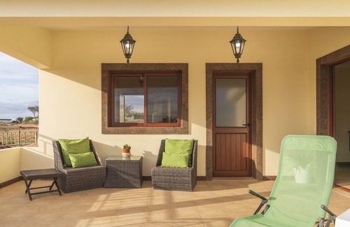 Porto Santo Apartment | Inviting Villa Areal II: Spa, Breakfast & Family-Friendly Stay