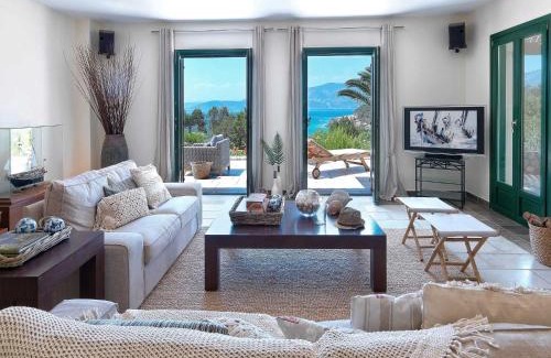 Kilada Villa | Villa Aria: Beachfront Retreat with Pool & Tennis Court