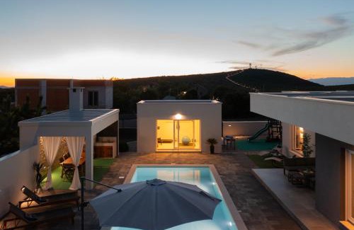 Debeljak Villa | Villa ARIA: Private Heated Pool with Oceanfront Views