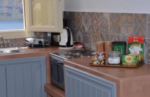 Oia House | Villa Ariadni: Guest Rated 9.4 with Family-Friendly Amenities