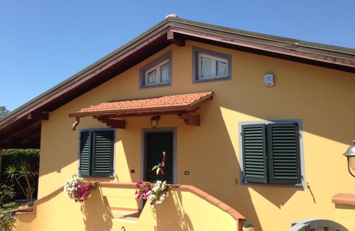 Lido di Camaiore Villa | Villa Arianna: Tranquil Retreat Near Versilia Nightlife
