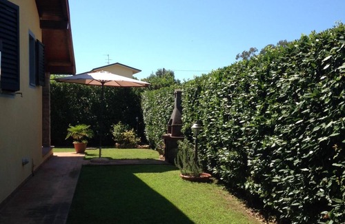 Lido di Camaiore Villa | Villa Arianna: Tranquil Retreat Near Versilia Nightlife