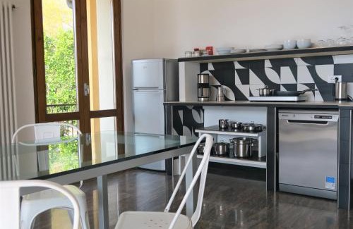 Gardola Apartment | Villa Arianna - Oceanfront Suite with Pool & Pet-Friendly