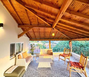 Sapanca Villa | Villa Arif Bey: Family-Friendly Getaway with Pool & Hot Tub