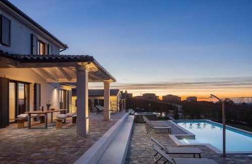 Vranje Selo Villa | Villa Arman: 4-Star Retreat with Pool & Hot Tub Amenities