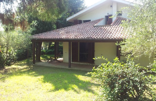 Villaggio Taunus Villa | Beautiful Oceanfront Villa in Numana with Pool & Breakfast