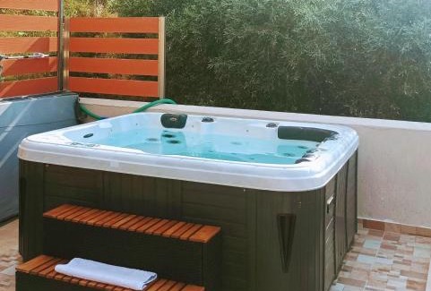 Monemvasia Villa | Oceanfront Villa Art Foutia: 4-Star Perfection Awaits