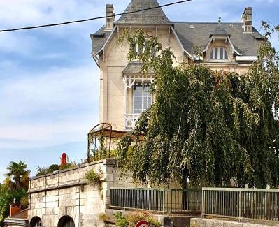 Angouleme Bed & Breakfast | Villa Art Nouveau - Guest Rated 10/10 for Your Stay