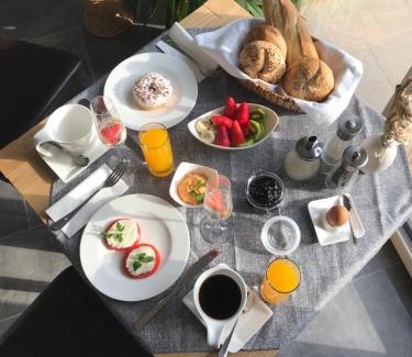 Keszthely Bed & Breakfast | Indulge at Villa Aruba with Private Spa Suites and Pool