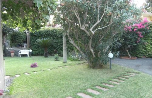 Torre Archirafi House | Pet-Friendly Villa Arya with Oceanfront Views & High Ratings