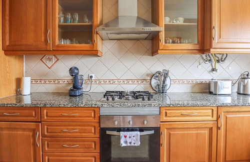 Monte Raposo Villa | Family-Friendly Villa Ash with Pool & Breakfast Included