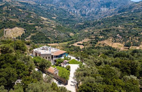Asigonia Villa | Discover Villa Asigonia: Oceanfront Retreat with Pool