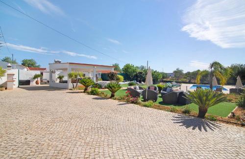 Albufeira House | Relax at Villa Assumadas with Pool and Hot Tub Access