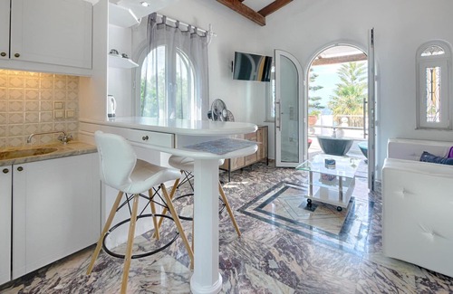 Agios Georgios Pagon Apartment | Villa Athanasia Studio mit Pool und Meerblick